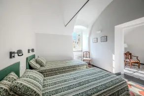 17th-century building | Historic vaulted ceilings, 2 minutes from the sea - Image 4