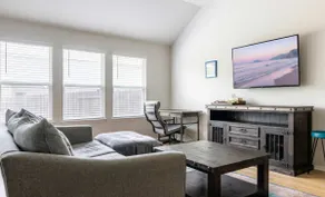 Modern 3BR House near Lake Travis Parks - Image 2