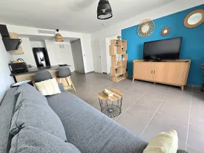 Modern with parking, close to the Etang and the center - Image 2