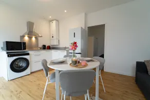 Modern 1-bedroom apartment “Mon Toit” – downtown and train station within walking distance - Image 2