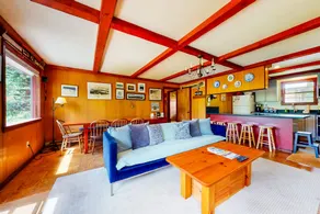 3BR Mountainview Dog Friendly | WoodStove | W/D - Image 3