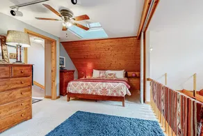 Sweeping 3BR Mountainview | Sauna - Image 3