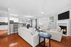 Charming fully furnished 3 bed 2.5 bath townhome - Image 2