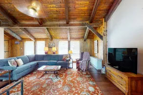 4BR home with mtn views, wood stove, hot tub, deck - Image 4