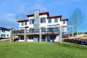Luxe 4BR Mountainview | Fireplace | Balcony - Image 3