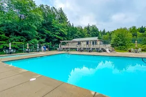 3BR Charming lakeside home with Shared Pool - Image 2