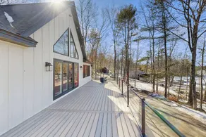 Lakefront Main house and Guest cottage - Image 5