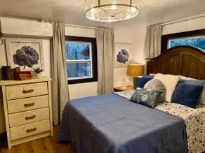 Cabin by the Lake - Image 3