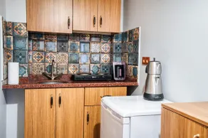 102. 2 bedrooms & sofa & bathroom - Image 5