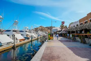 Tesoro Luxury Marina View | 2 King Beds • Sleeps 6 - Image 3