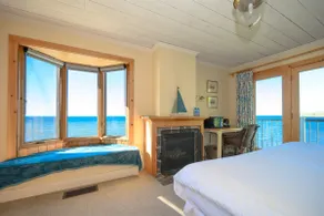 144F Lake Simcoe Retreat w/ Private Beach & Kayak - Image 2