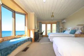 144F Lake Simcoe Retreat w/ Private Beach & Kayak - Image 4