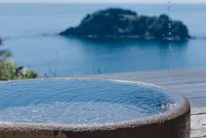 Cliff Cabin — Outdoor Bath, National Park - Image 5