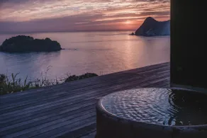 Cliff Cabin — Outdoor Bath, National Park - Image 3