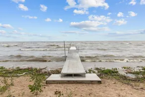 New! Lakefront! Grill! Water toys! Sleeps 6! - Image 4