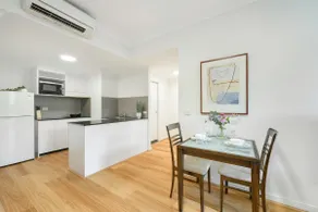 Cozy Convenient Suite in Macquarie Park - Image 2