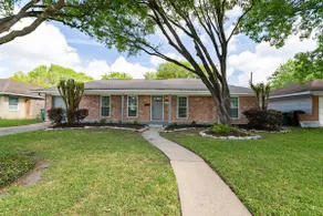 Stylish home ~15 mins from Med Ctr & NRG Stadium - Image 2