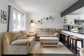 King Suite Escape • Stylish • Family-Friendly Stay - Image 5
