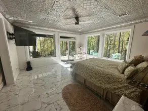 Hughes Pelican House - Image 2
