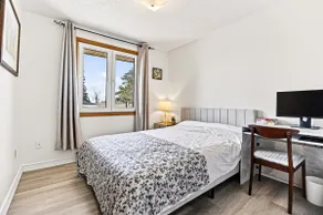 Large 6BR Retreat | Sleeps 13 | Riverview - Image 3