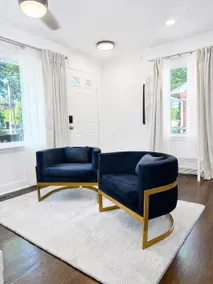 Modern Home | HPU, Furniture Market & Downtown - Image 2