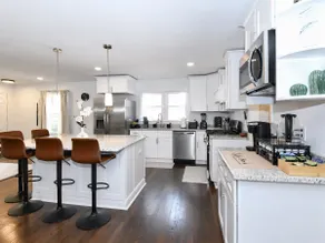 Modern Home | HPU, Furniture Market & Downtown - Image 3