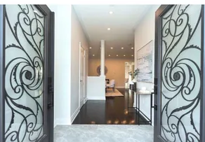 The Credit River House | Lux | 4BR | Near Pearson - Image 4