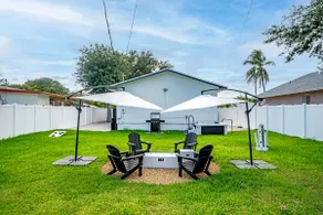 3BR Near Beach & Atlantic Ave: Game Room + Hot Tub - Image 4