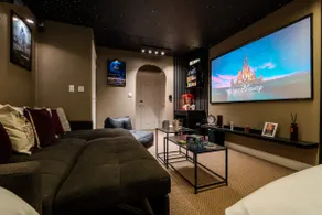 Luxury Stay with Cinema Room, Free Parking, Close to Co-op Live, Etihad Stadium & Manchester City Ce - Image 3