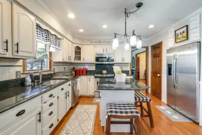 Pool, Hot Tub & Fun! Family Home Near Quantico - Image 3