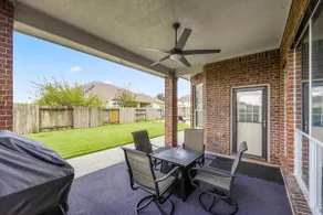 Cozy Home in Houston with heated pool and hot tub - Image 5