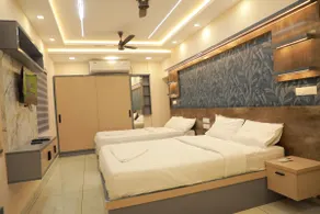 Waterfront Villa in Kochi | Private | Kayaloram - Image 3