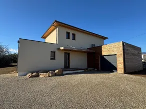 New luxury 4-bedroom villa with pool - Image 2