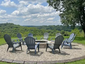 Bardstown Bourbon Retreat, Hot Tub, Pet Friendly - Image 2