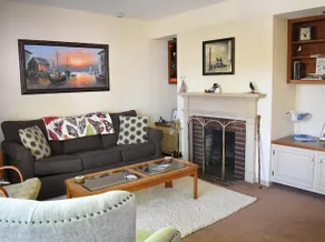 The Loon Nest: Cozy Downtown Apartment - Image 2
