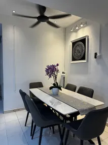Yana's Homestay Senawang: 4 Bedrooms & Spacious Parking - Image 2