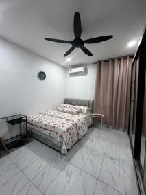 Yana's Homestay Senawang: 4 Bedrooms & Spacious Parking - Image 5