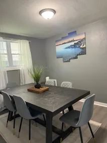 Charming 2-Bedroom Retreat with Lovely Views. - Image 2