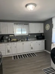 Charming 2-Bedroom Retreat with Lovely Views. - Image 3