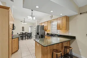 Modern 3Br2Ba Pool Oasis - Near I-95 & Shops - Image 5