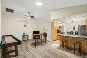 Modern 3Br2Ba Pool Oasis - Near I-95 & Shops - Image 4