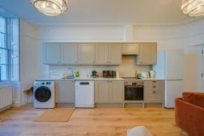 Two-bedroom apartment in Fitzrovia - Image 5