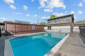 Spacious Galleria Apartment with Free Park - Image 4