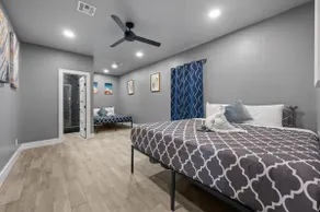 Spacious Galleria Apartment with Free Park - Image 3