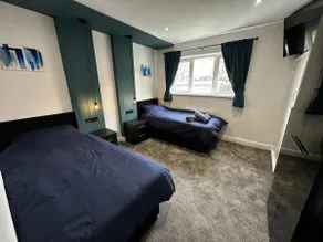 Luxury home in Barnsley - Image 4