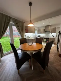 Luxury home in Barnsley - Image 2