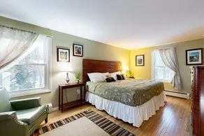 3BR dog friendly home near skiing, shops, hiking - Image 4