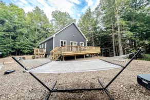 Peaceful new cabin, close to downtown, rail trail - Image 5