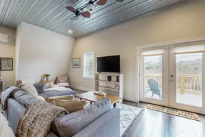 2BR mountain view retreat with furnished deck - Image 2