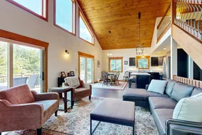 Mountain getaway close to ponds, hiking & skiing - Image 3